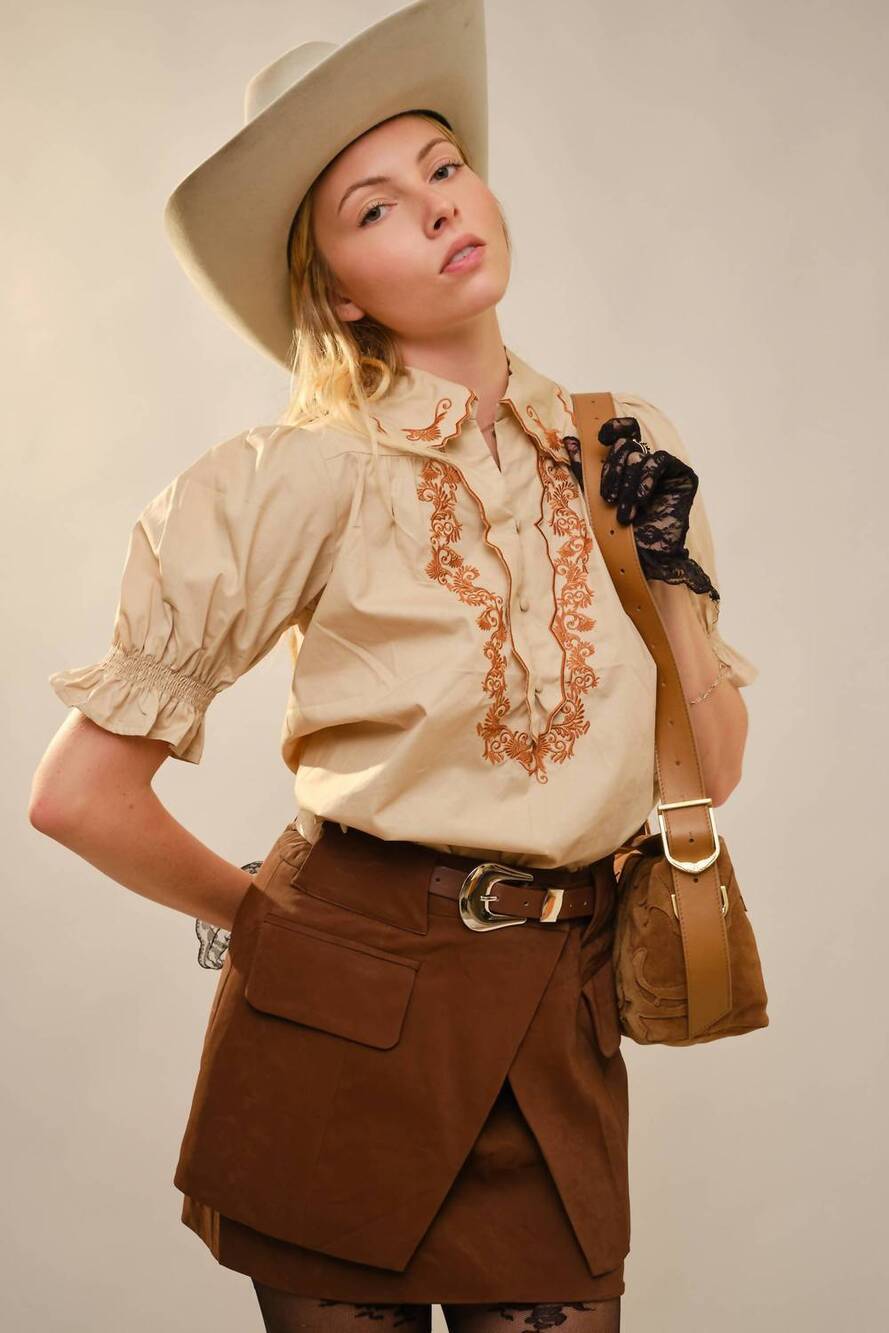NEW BLUE B embroidered scallop collar puff sleeve top in taupe